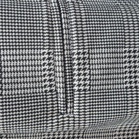 Kendall & Kylie Swater Blazer Style - Picture 4 of 5